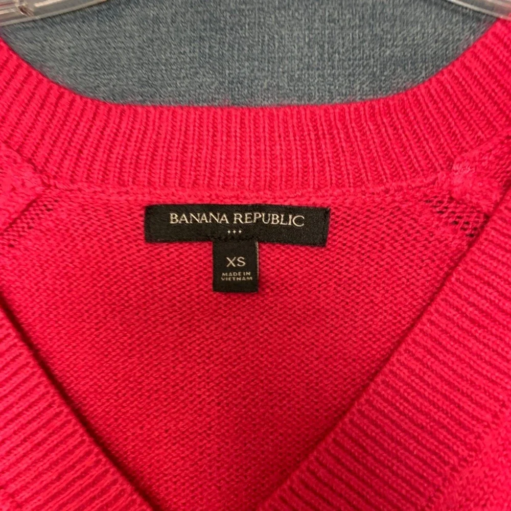 Banana Republic Sweater Womens XS Red V-Neck Ribbed Hem Long Sleeve Pullover